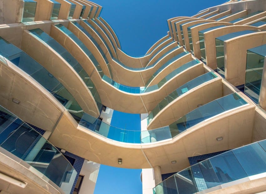 Ático de 2 habitaciones en Punta Prima en venta con piscina garaje - 699.000 € (Ref: 9902074)