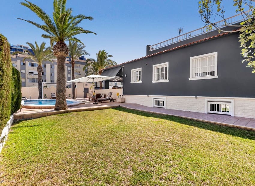 4 sypialnia Willa na sprzedaż w Rocio del Mar z basenem - 656 000 € (Ref: 9902186)