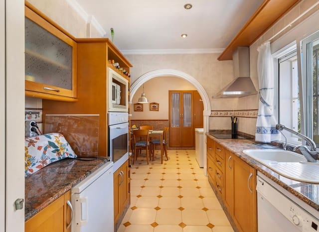 4 sypialnia Willa na sprzedaż w Rocio del Mar, Torrevieja z basenem - 656 000 € (Ref: 9902186)