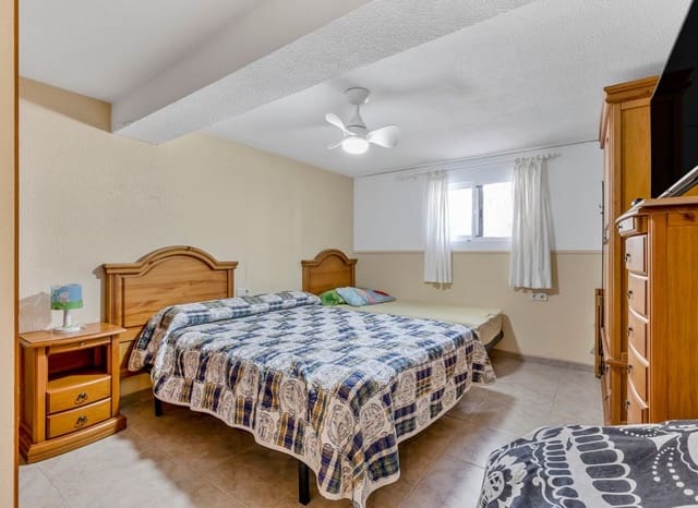 4 sypialnia Willa na sprzedaż w Rocio del Mar, Torrevieja z basenem - 656 000 € (Ref: 9902186)