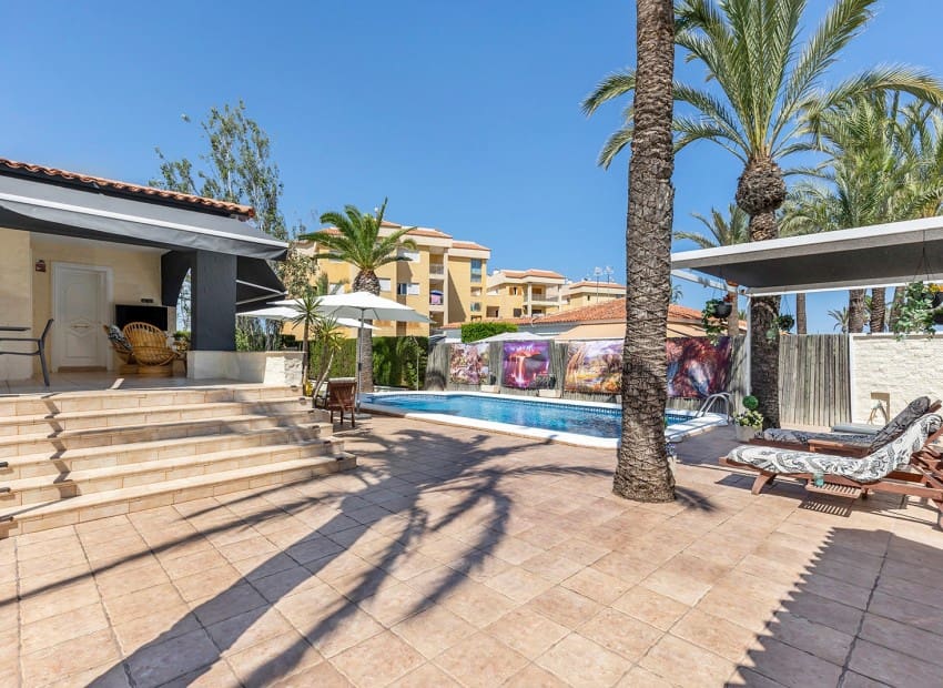 4 sypialnia Willa na sprzedaż w Rocio del Mar z basenem - 656 000 € (Ref: 9902186)