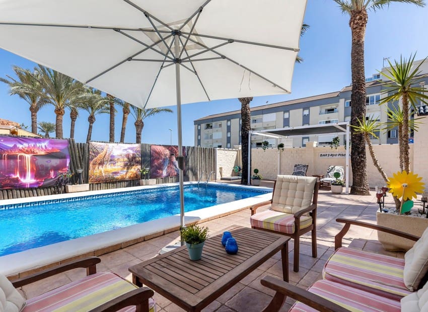 4 sypialnia Willa na sprzedaż w Rocio del Mar z basenem - 656 000 € (Ref: 9902186)