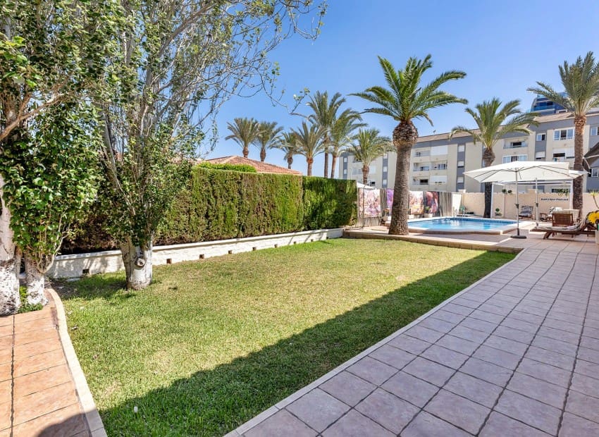 4 sypialnia Willa na sprzedaż w Rocio del Mar z basenem - 656 000 € (Ref: 9902186)
