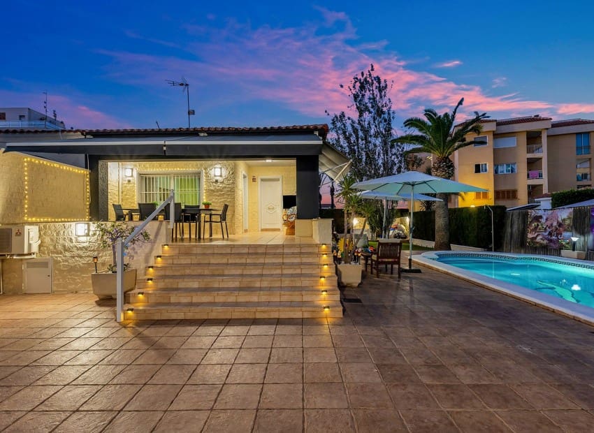 4 sypialnia Willa na sprzedaż w Rocio del Mar z basenem - 656 000 € (Ref: 9902186)