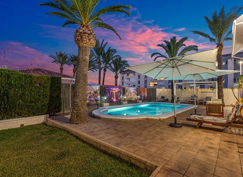 4 sypialnia Willa na sprzedaż w Rocio del Mar z basenem - 656 000 € (Ref: 9902186)