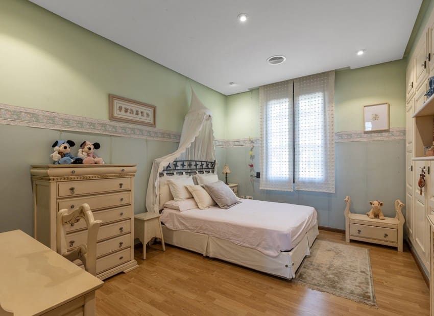 Chalet de 5 habitaciones en La Veleta en venta con piscina garaje - 2.490.000 € (Ref: 9902188)