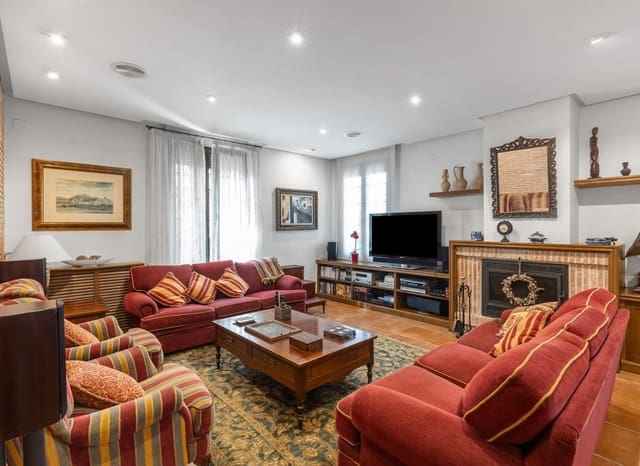 Chalet de 5 habitaciones en La Veleta, Torrevieja en venta con piscina garaje - 2.490.000 € (Ref: 9902188)