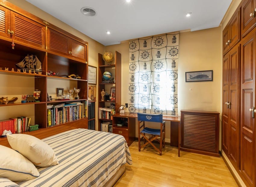 Chalet de 5 habitaciones en La Veleta en venta con piscina garaje - 2.490.000 € (Ref: 9902188)