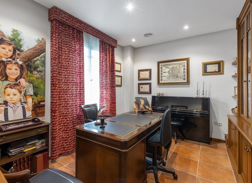 Chalet de 5 habitaciones en La Veleta en venta con piscina garaje - 2.490.000 € (Ref: 9902188)