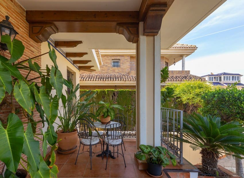 Chalet de 5 habitaciones en La Veleta en venta con piscina garaje - 2.490.000 € (Ref: 9902188)