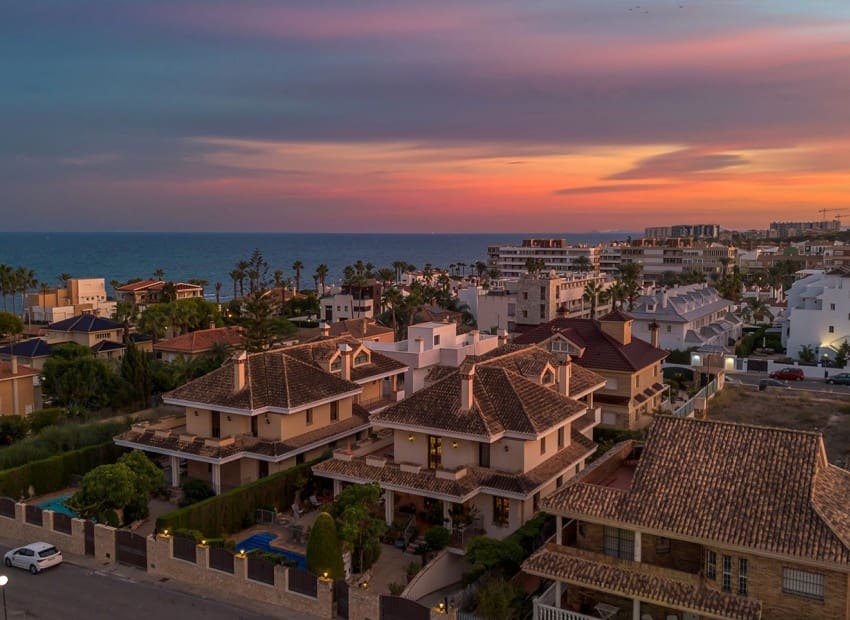 Chalet de 5 habitaciones en La Veleta en venta con piscina garaje - 2.490.000 € (Ref: 9902188)