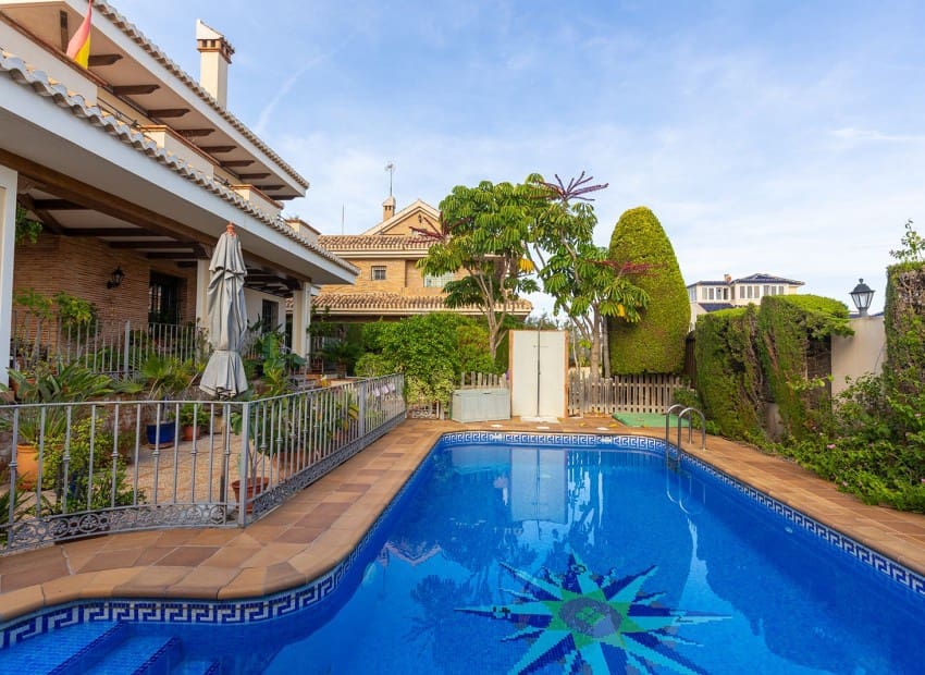 Chalet de 5 habitaciones en La Veleta en venta con piscina garaje - 2.490.000 € (Ref: 9902188)