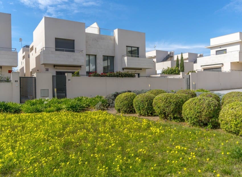2 soverom Leilighet til salgs i Orihuela Costa med svømmebasseng - € 310 000 (Ref: 9902330)