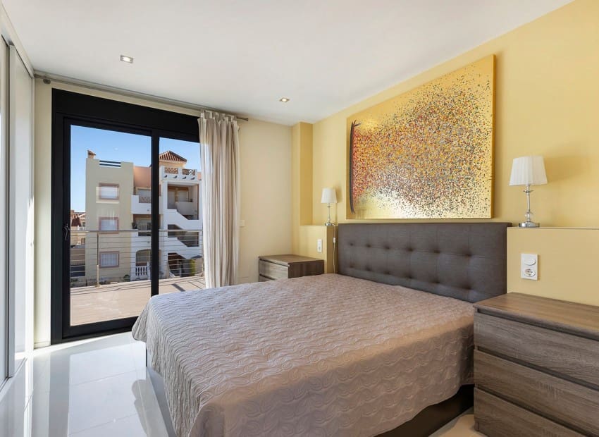 5 sovrum Villa till salu i La Zenia med pool - 895 000 € (Ref: 9902331)