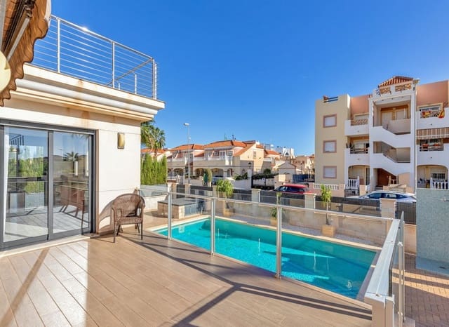 5 soverom Villa til salgs i La Zenia, Orihuela med svømmebasseng - € 895 000 (Ref: 9902331)