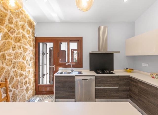 4 soverom Villa til salgs i Punta Prima, Orihuela med svømmebasseng - € 699 950 (Ref: 9902332)