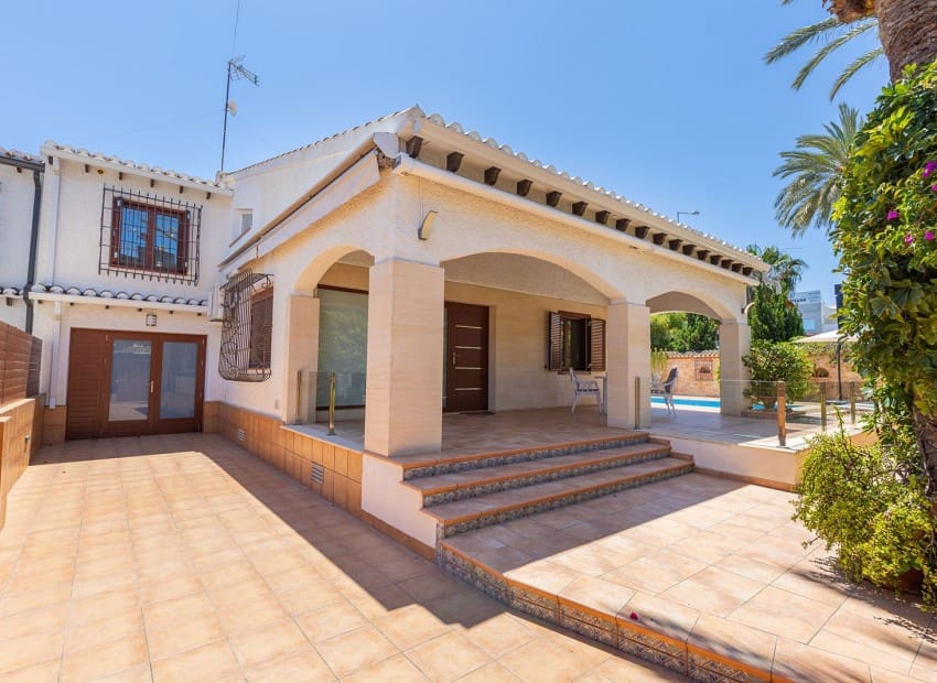 4 soverom Villa til salgs i Orihuela Costa med svømmebasseng - € 699 950 (Ref: 9902332)