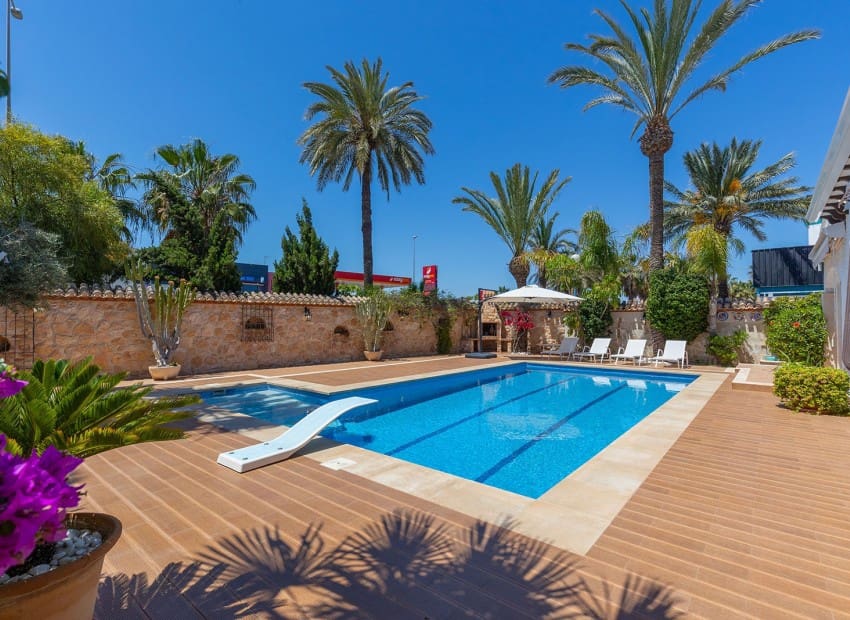 4 soverom Villa til salgs i Orihuela Costa med svømmebasseng - € 699 950 (Ref: 9902332)