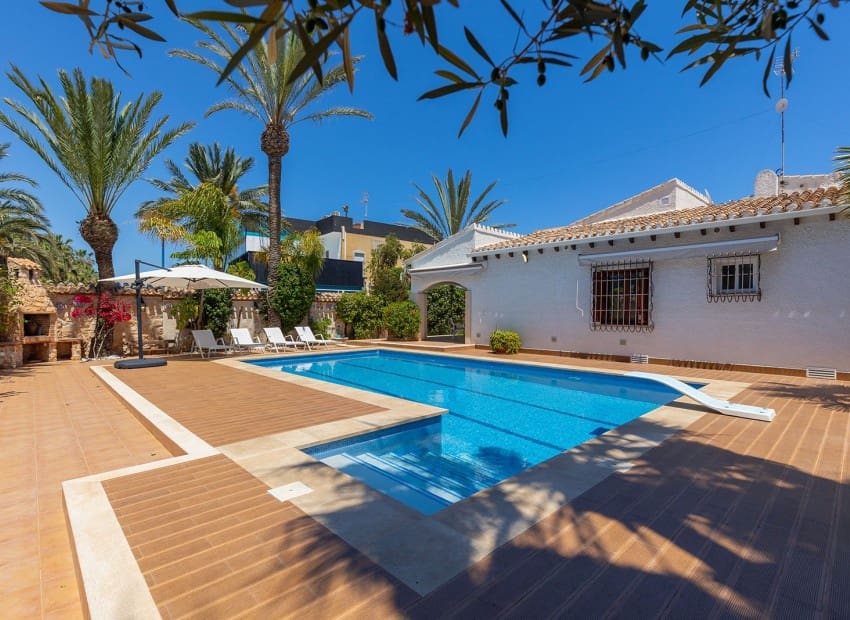 4 soverom Villa til salgs i Orihuela Costa med svømmebasseng - € 699 950 (Ref: 9902332)