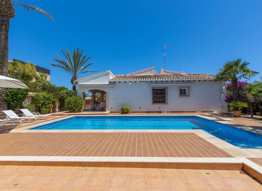 4 soverom Villa til salgs i Orihuela Costa med svømmebasseng - € 699 950 (Ref: 9902332)