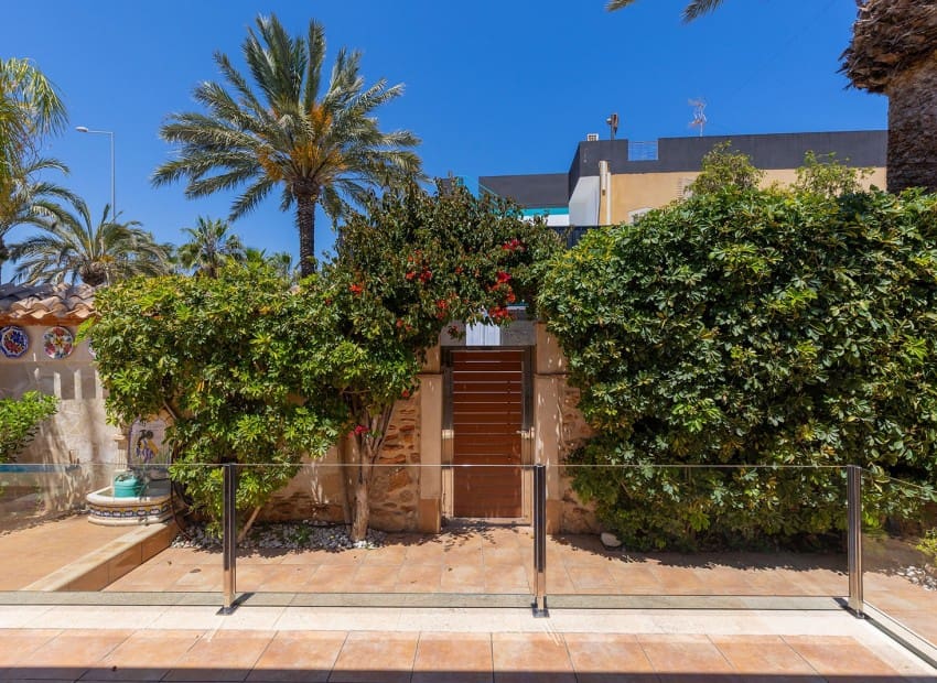 4 soverom Villa til salgs i Orihuela Costa med svømmebasseng - € 699 950 (Ref: 9902332)
