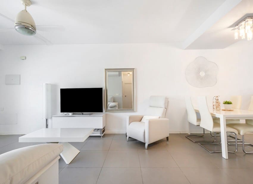 Apartamento de 4 habitaciones en Torre de la Horadada en venta con piscina - 597.800 € (Ref: 9902334)