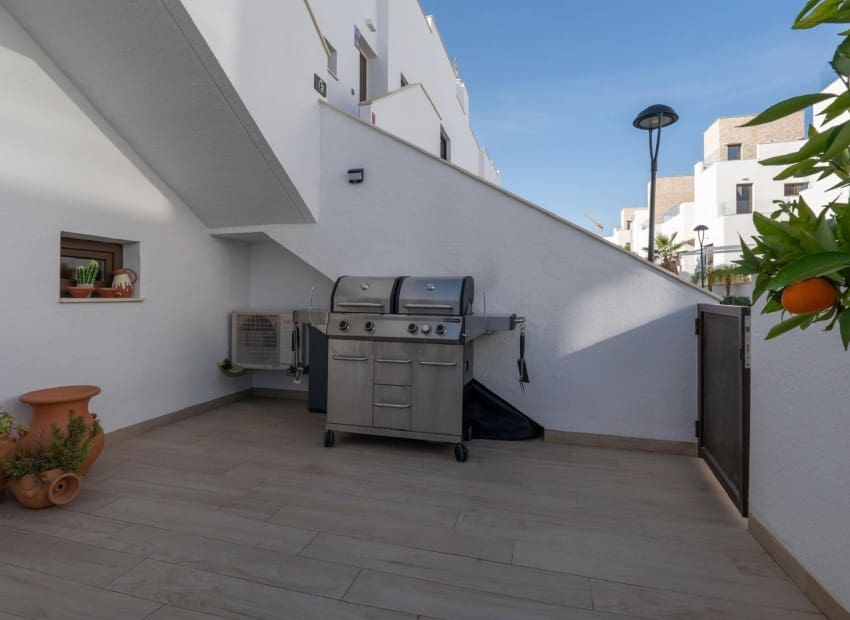 2 Zimmer Apartment zu verkaufen in Finestrat mit Pool Garage - 340.000 € (Ref: 9902736)