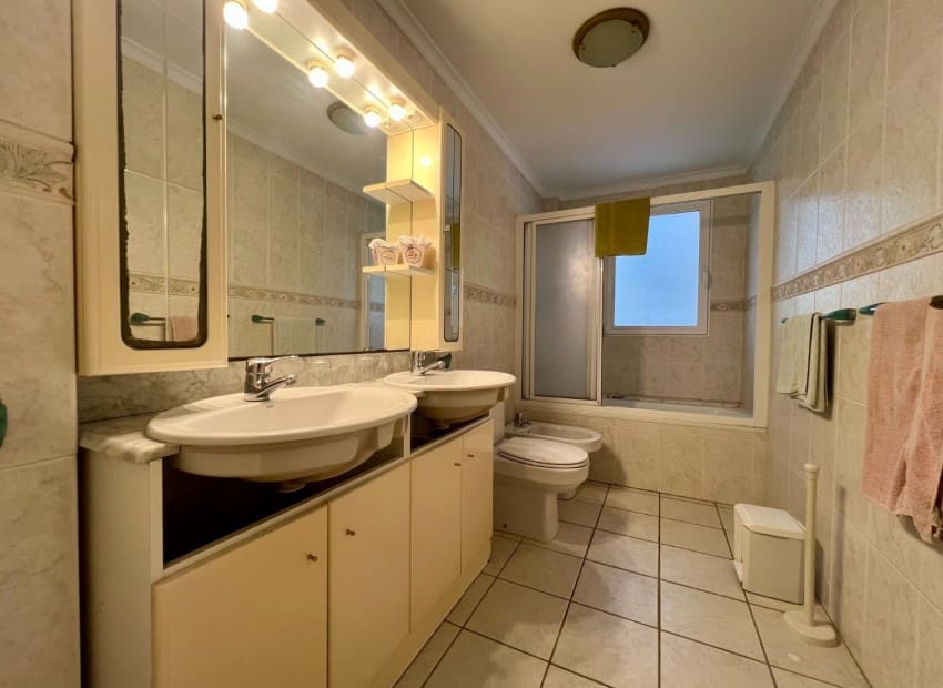 9 quarto Moradia para venda em Altea la Vella com piscina - 650 000 € (Ref: 9909714)