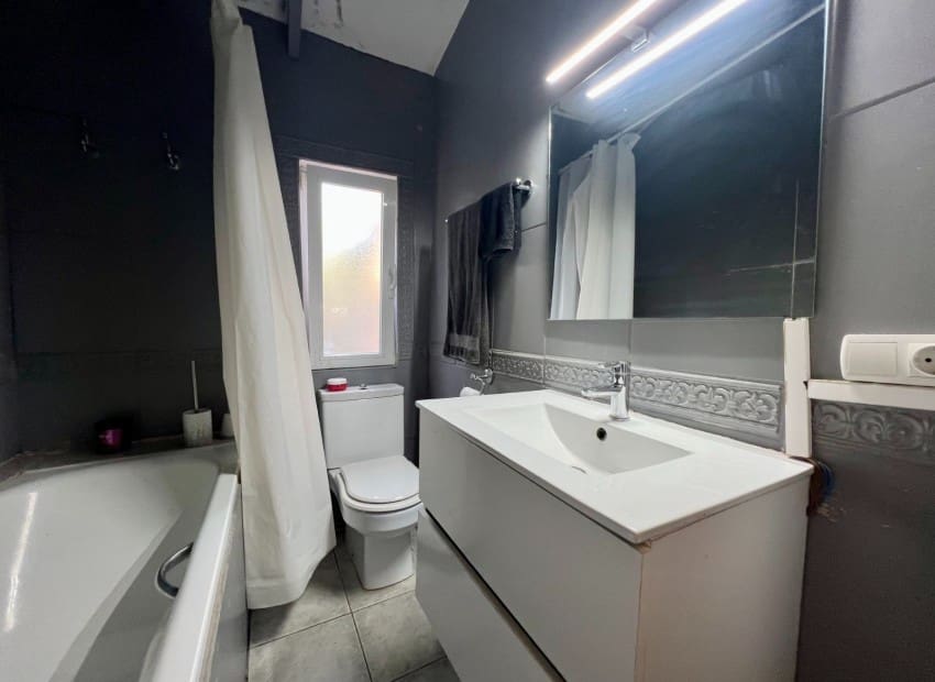 9 quarto Moradia para venda em Altea la Vella com piscina - 650 000 € (Ref: 9909714)
