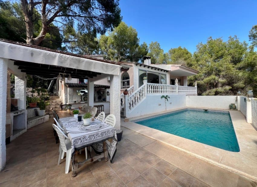 9 quarto Moradia para venda em Altea la Vella com piscina - 650 000 € (Ref: 9909714)