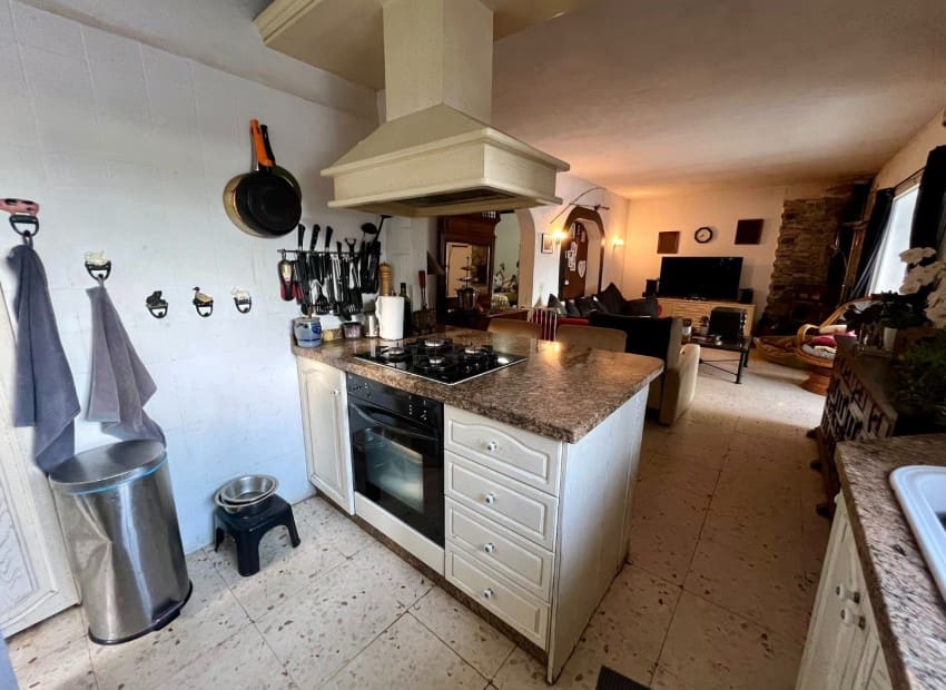 9 quarto Moradia para venda em Altea la Vella com piscina - 650 000 € (Ref: 9909714)