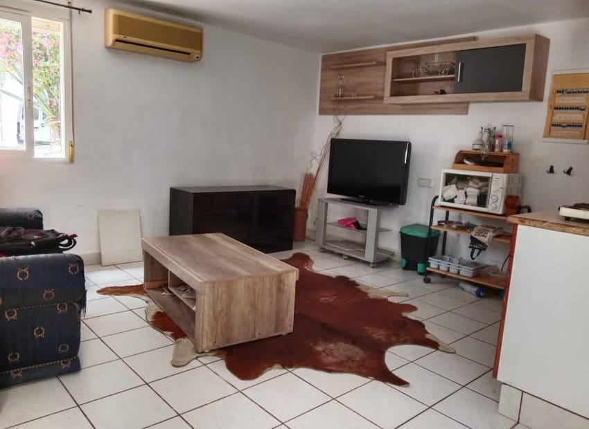 Chalet de 9 habitaciones en Altea la Vella en venta con piscina - 650.000 € (Ref: 9909714)