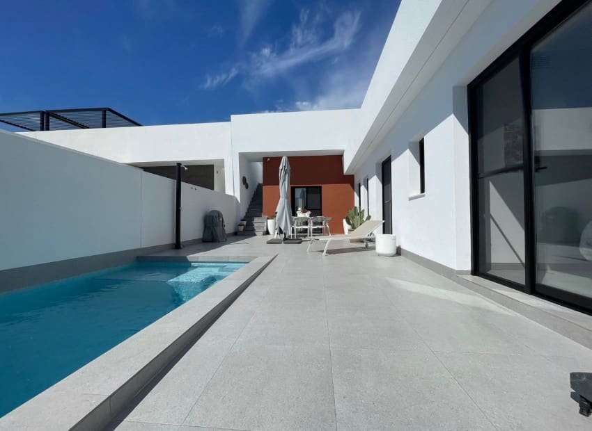 Chalet de 3 habitaciones en Roldan en venta con piscina - 327.000 € (Ref: 9911815)