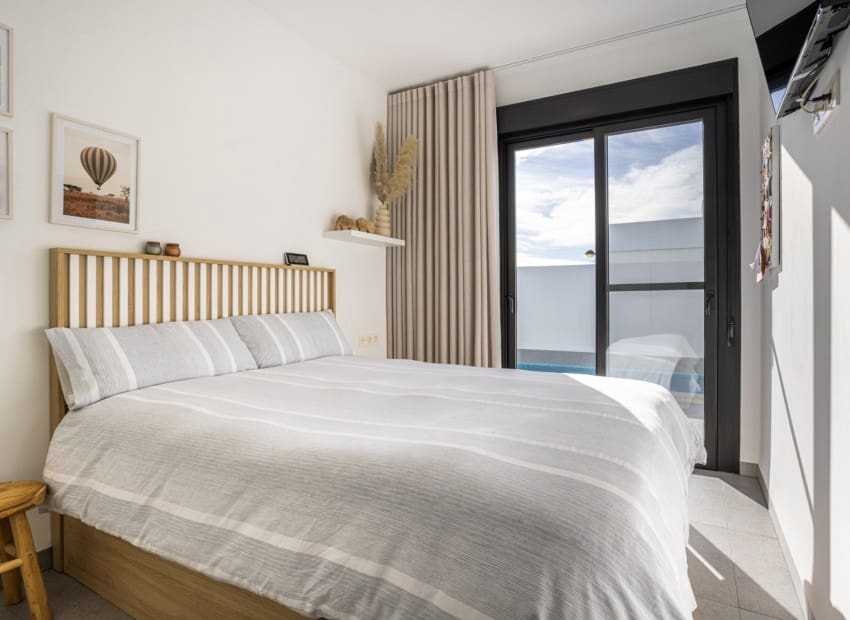Chalet de 3 habitaciones en Roldan en venta con piscina - 327.000 € (Ref: 9911815)