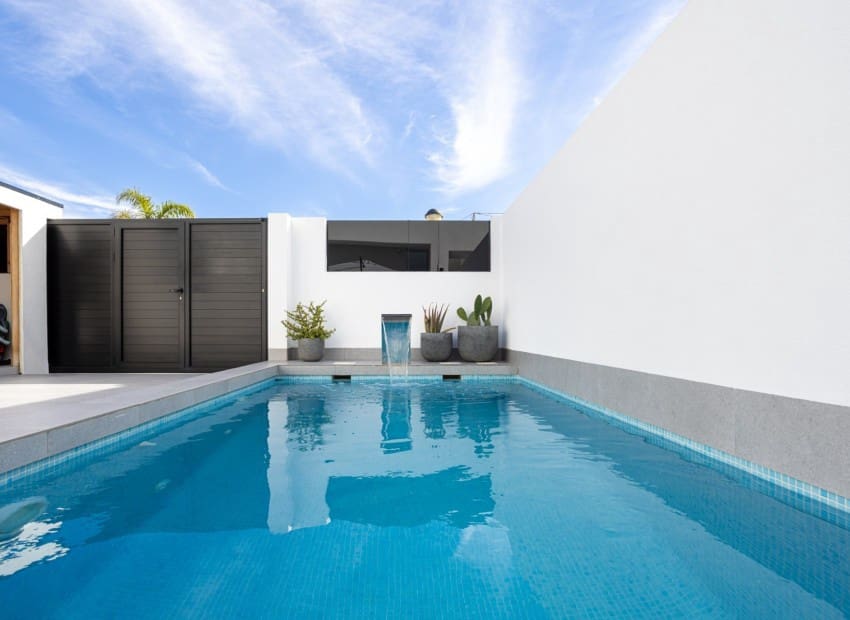 Chalet de 3 habitaciones en Roldan en venta con piscina - 327.000 € (Ref: 9911815)