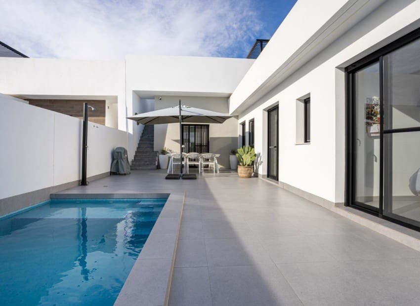 Chalet de 3 habitaciones en Roldan en venta con piscina - 327.000 € (Ref: 9911815)