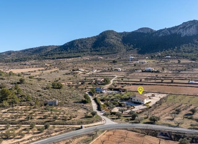3 soveværelse Finca/Landehus til salg i La Zarza, Jumilla med swimmingpool garage - € 395.000 (Ref: 9911821)