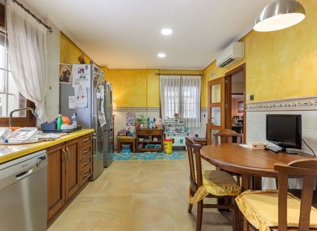 4 soveværelse Villa til salg i Los Montesinos med swimmingpool garage - € 750.000 (Ref: 9911930)