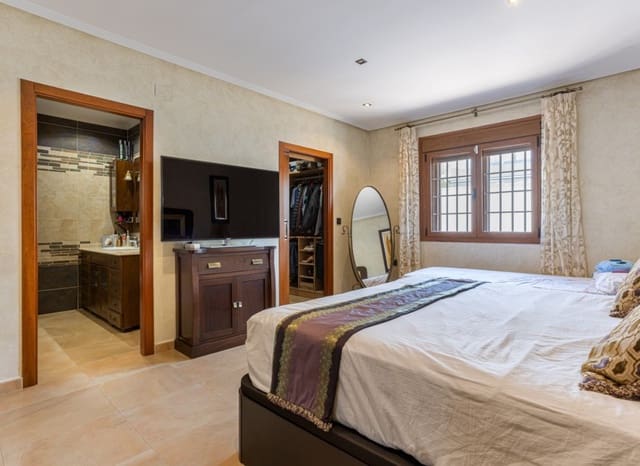 4 soverom Villa til salgs i Los Montesinos med svømmebasseng garasje - € 750 000 (Ref: 9911930)