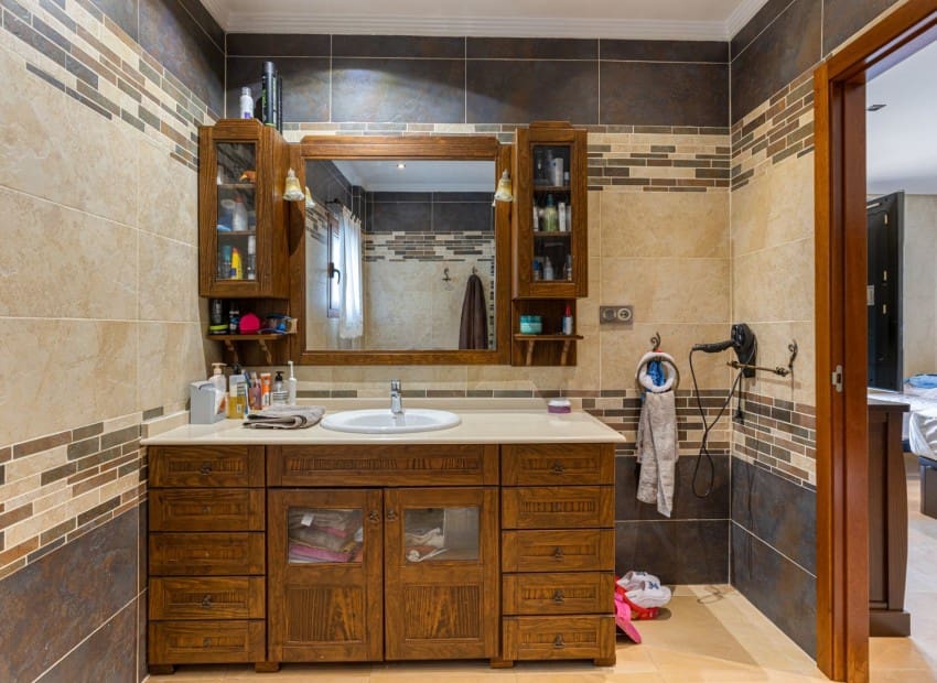 Chalet de 4 habitaciones en Los Montesinos en venta con piscina garaje - 750.000 € (Ref: 9911930)