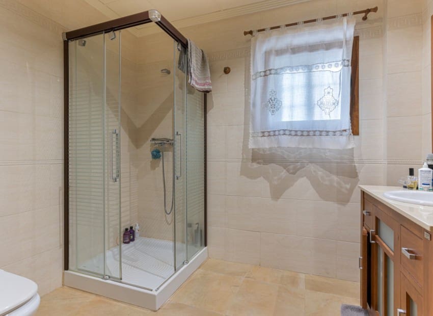 Chalet de 4 habitaciones en Los Montesinos en venta con piscina garaje - 750.000 € (Ref: 9911930)