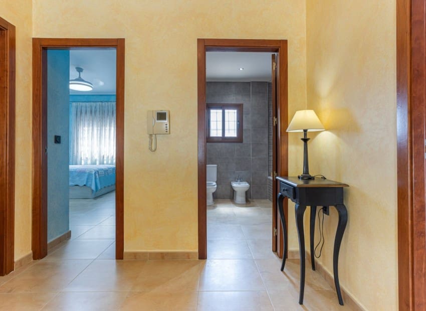 Chalet de 4 habitaciones en Los Montesinos en venta con piscina garaje - 750.000 € (Ref: 9911930)