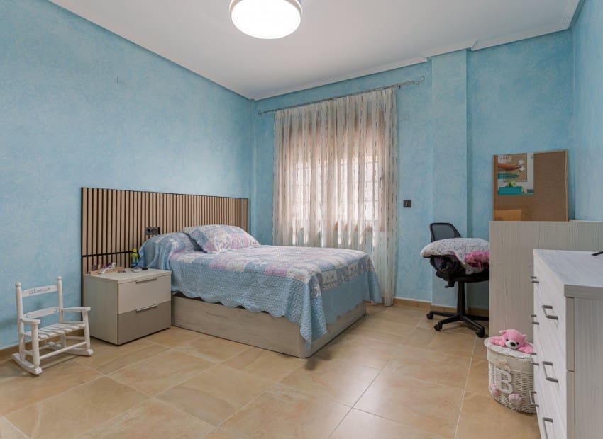 Chalet de 4 habitaciones en Los Montesinos en venta con piscina garaje - 750.000 € (Ref: 9911930)