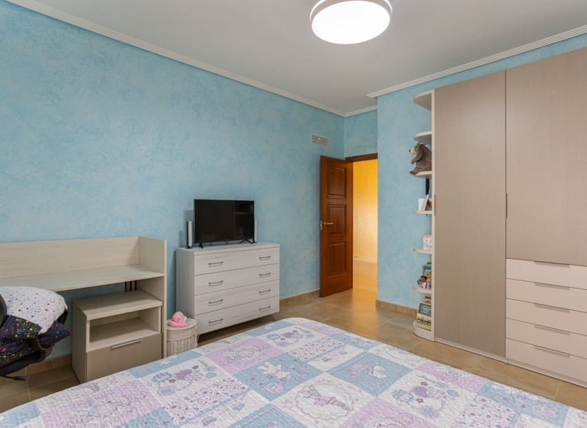 Chalet de 4 habitaciones en Los Montesinos en venta con piscina garaje - 750.000 € (Ref: 9911930)