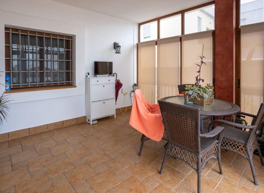 Chalet de 4 habitaciones en Los Montesinos en venta con piscina garaje - 750.000 € (Ref: 9911930)