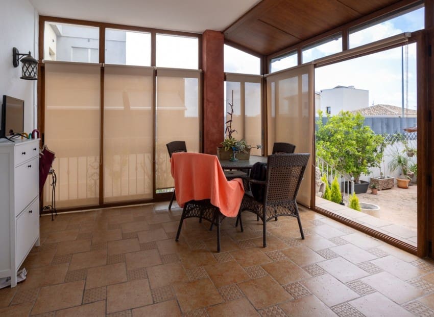 Chalet de 4 habitaciones en Los Montesinos en venta con piscina garaje - 750.000 € (Ref: 9911930)
