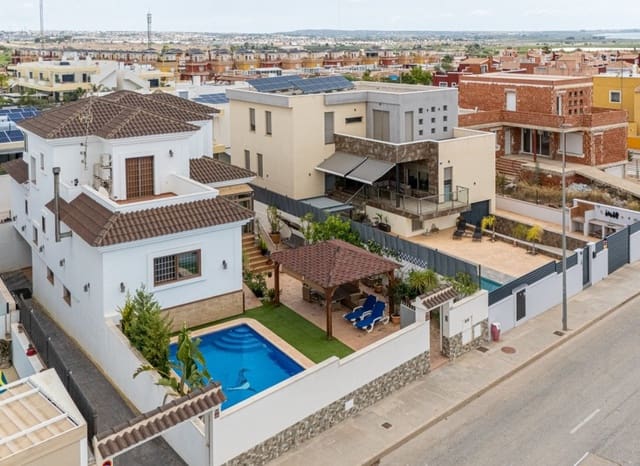 4 soverom Villa til salgs i Los Montesinos med svømmebasseng garasje - € 750 000 (Ref: 9911930)