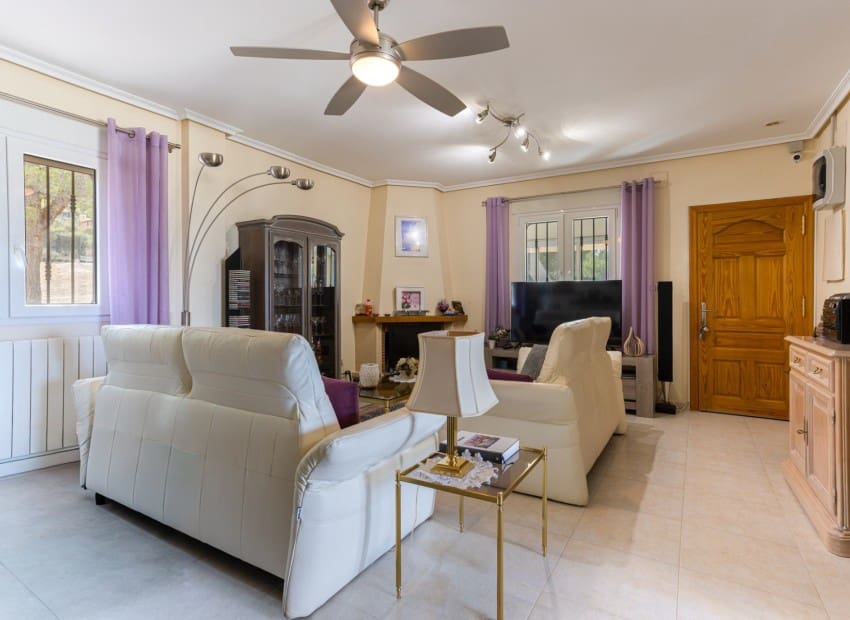 Finca/Casa Rural de 4 habitaciones en La Zarza en venta con piscina - 385.000 € (Ref: 9911931)