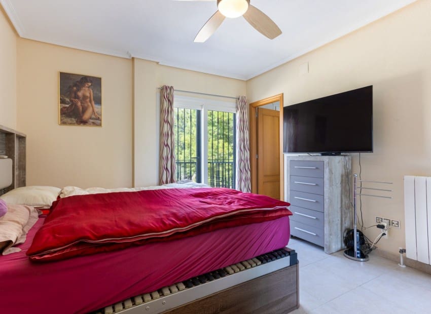 Finca/Casa Rural de 4 habitaciones en La Zarza en venta con piscina - 385.000 € (Ref: 9911931)