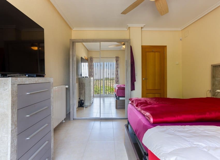 Finca/Casa Rural de 4 habitaciones en La Zarza en venta con piscina - 385.000 € (Ref: 9911931)